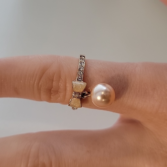 Pearl Rhinestone Bow Necklace Earring Ring Set Hong Kong - Picture 4 of 8